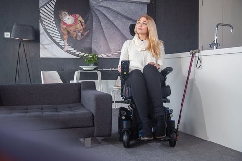 QUICKIE Q300 M Mini SEDEO LITE Wózek elektryczny z napędem na środkowe koła